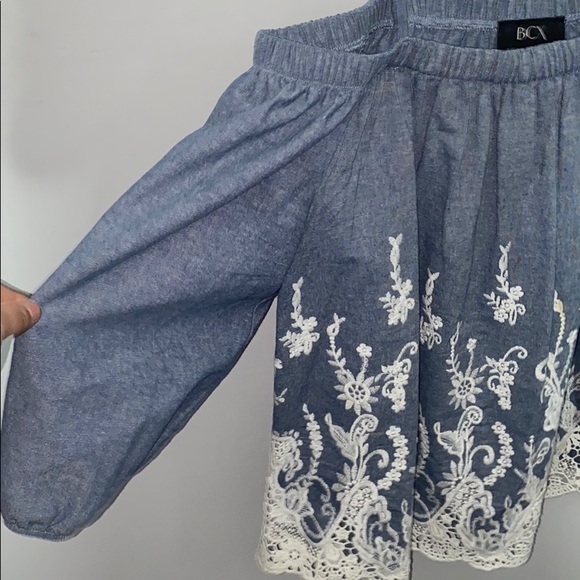 A shirt that you can see from the shoulder - Picture 2 of 4